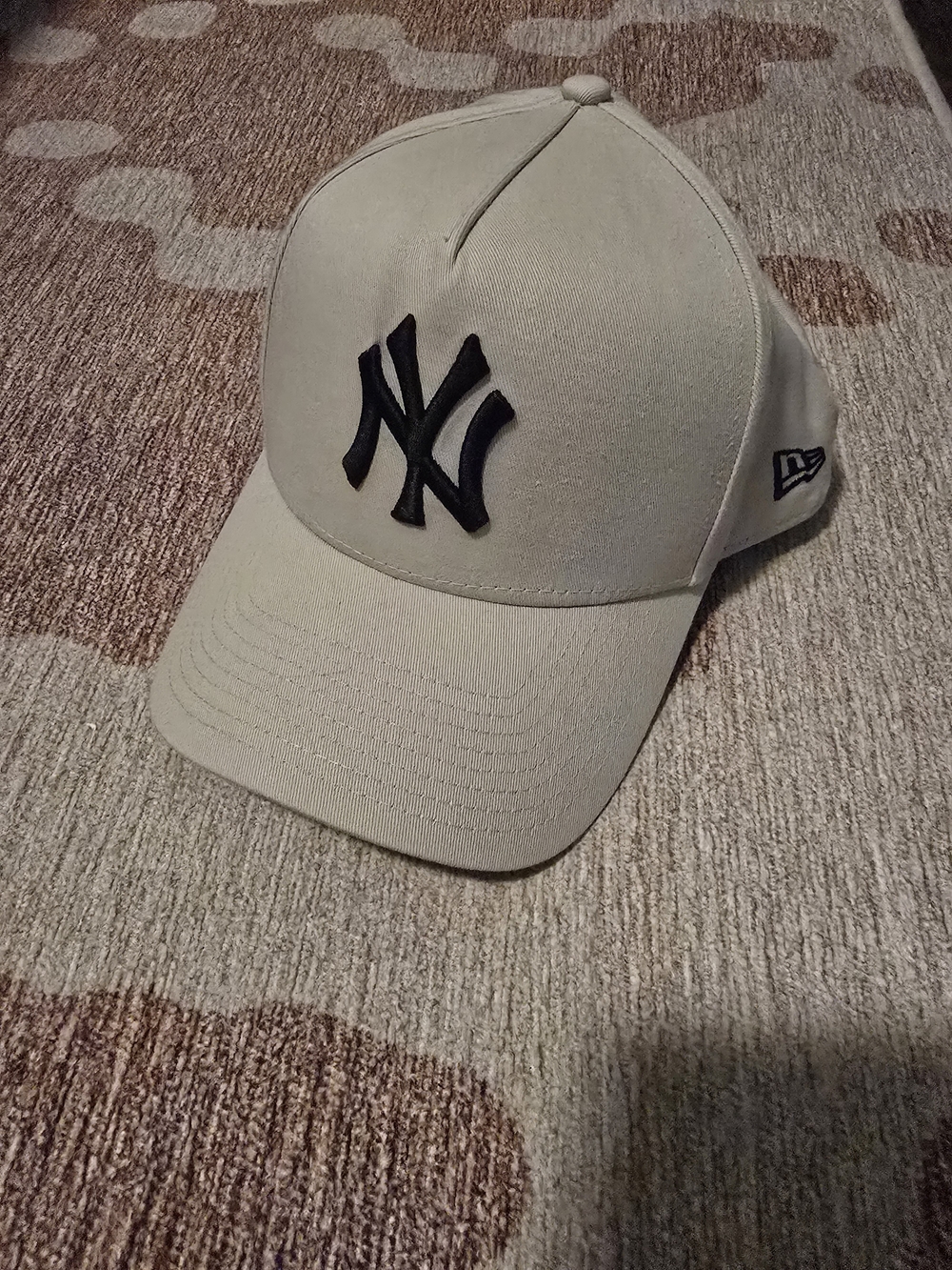 New Era 9forty New York Yankees Cream Beige Snapback Baseball Cap